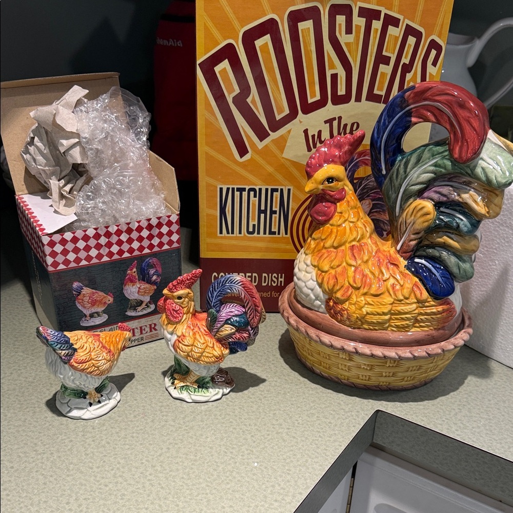 Colorful Rooster Kitchen Decor Set